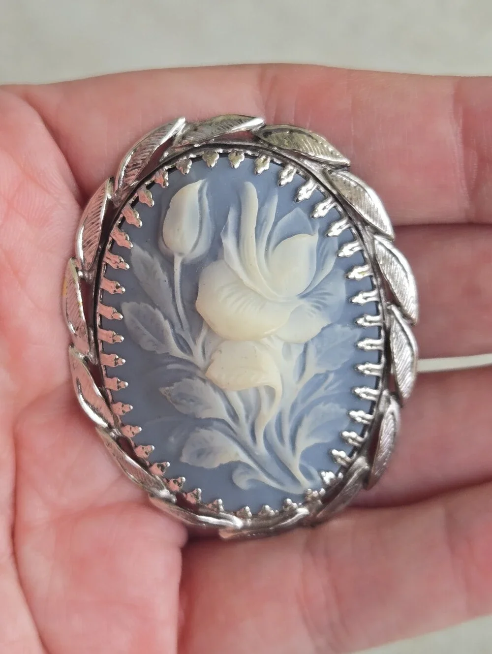 VTG 1960s Whiting & Davis Blue White Silver Floral Cameo & Earring Parure Set